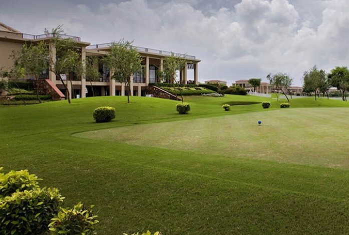 Tarudhan Valley Golf Resort 